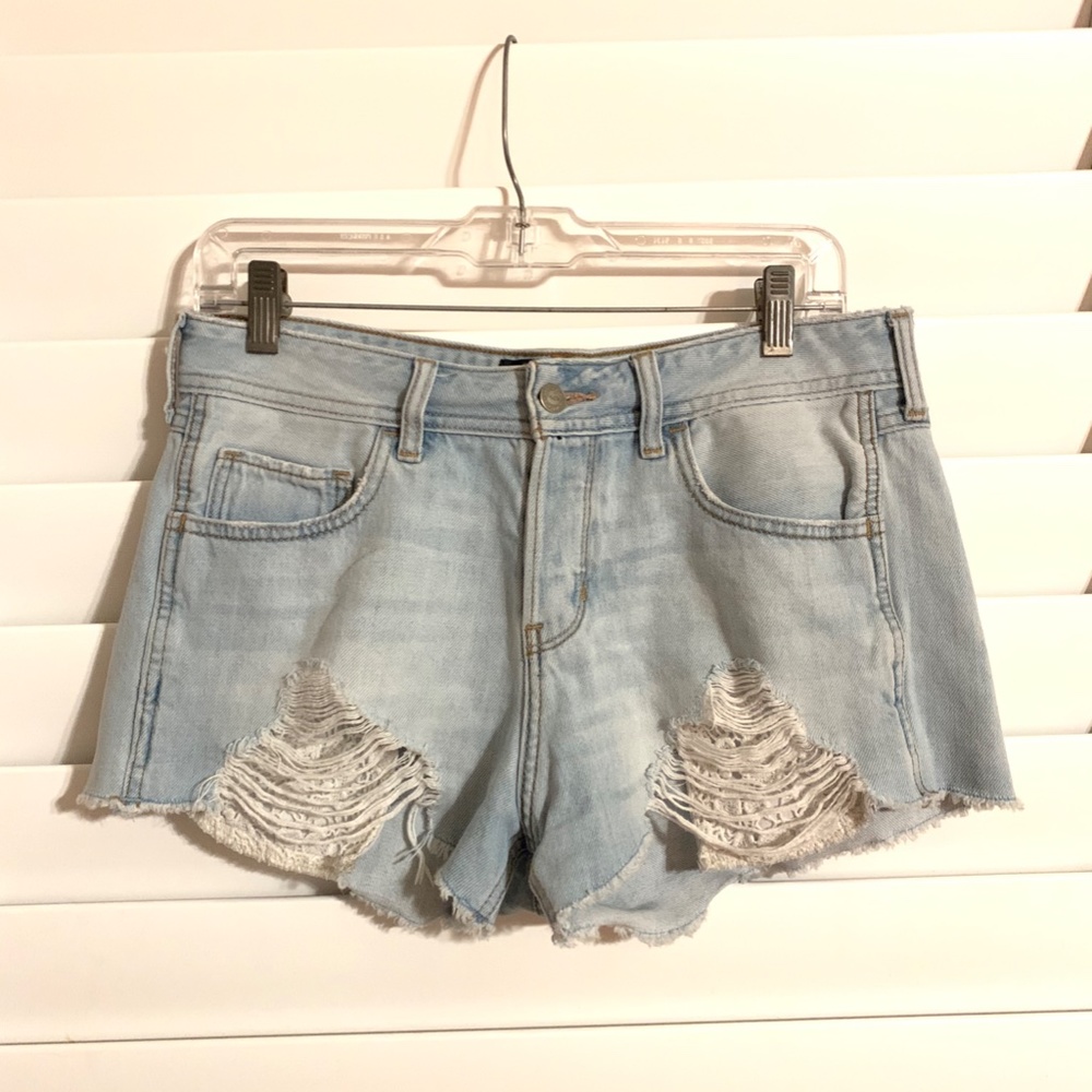 Hollister Low Rise Boyfriend Short w Lace Pocket 7